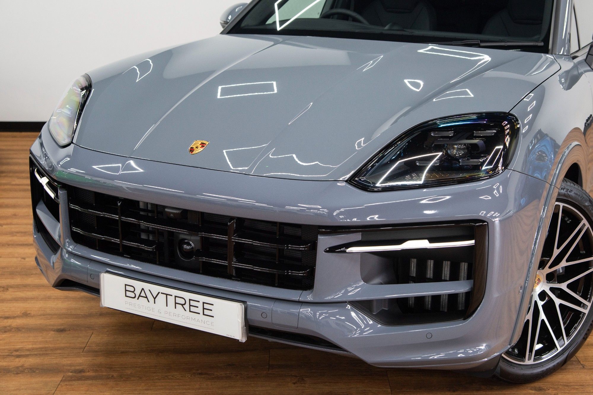 USED 2023 73 PORSCHE CAYENNE V6 E-HYBRID COUPE 