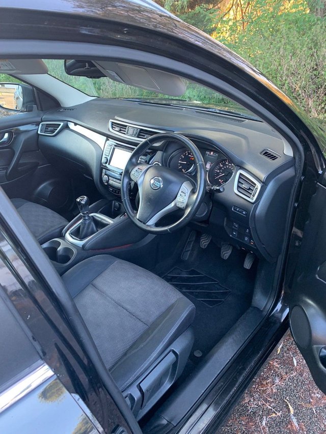 View our NISSAN QASHQAI
