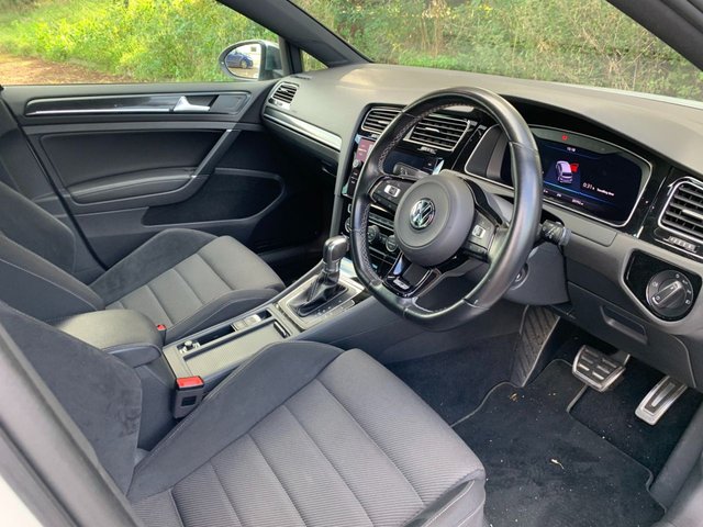 View our VOLKSWAGEN GOLF