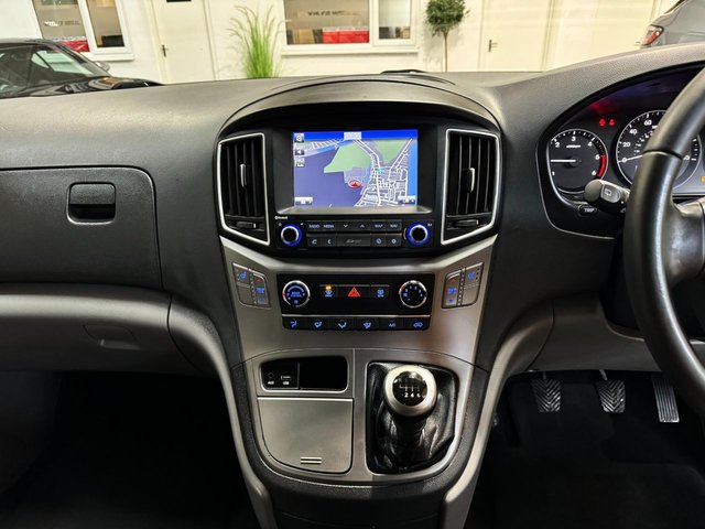 View our HYUNDAI i800