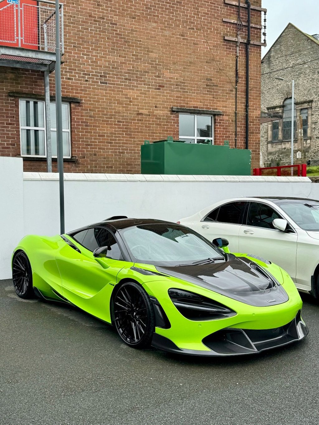 USED 2019 68 MCLAREN 720S 4.0 V8 SSG 2d 711 BHP VOSSEN ALLOYS