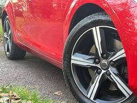 USED 2016 66 VOLVO V40 2.0 D3 R-DESIGN 5d 148 BHP 