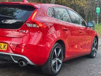 USED 2016 66 VOLVO V40 2.0 D3 R-DESIGN 5d 148 BHP 