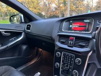 USED 2016 66 VOLVO V40 2.0 D3 R-DESIGN 5d 148 BHP 