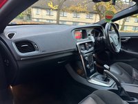 USED 2016 66 VOLVO V40 2.0 D3 R-DESIGN 5d 148 BHP 