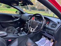 USED 2016 66 VOLVO V40 2.0 D3 R-DESIGN 5d 148 BHP 