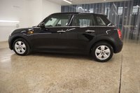 USED 2018 18 MINI HATCH COOPER 1.5 COOPER 5d 134 BHP ONLY ONE OWENR, GREAT USABLE EXTRAS FITTED THIS IS A FANTASTIC AUTOMIATIC MINI.
