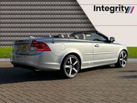 USED 2013 13 VOLVO C70 2.0 D4 SE LUX SOLSTICE 2d 175 BHP SATELITTE NAVIGATION - PREMIUM SOUND AUDIO SYSTEM - 18" MIDIR ALLOY WHEELS - XENON HEADLIGHTS - BLIND SPOT INFORMATION SYSTEM - REAR PARK ASSIST