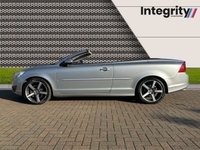 USED 2013 13 VOLVO C70 2.0 D4 SE LUX SOLSTICE 2d 175 BHP SATELITTE NAVIGATION - PREMIUM SOUND AUDIO SYSTEM - 18" MIDIR ALLOY WHEELS - XENON HEADLIGHTS - BLIND SPOT INFORMATION SYSTEM - REAR PARK ASSIST