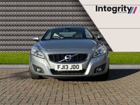 USED 2013 13 VOLVO C70 2.0 D4 SE LUX SOLSTICE 2d 175 BHP SATELITTE NAVIGATION - PREMIUM SOUND AUDIO SYSTEM - 18" MIDIR ALLOY WHEELS - XENON HEADLIGHTS - BLIND SPOT INFORMATION SYSTEM - REAR PARK ASSIST