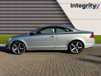 USED 2013 13 VOLVO C70 2.0 D4 SE LUX SOLSTICE 2d 175 BHP SATELITTE NAVIGATION - PREMIUM SOUND AUDIO SYSTEM - 18" MIDIR ALLOY WHEELS - XENON HEADLIGHTS - BLIND SPOT INFORMATION SYSTEM - REAR PARK ASSIST