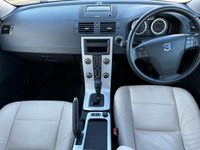 USED 2013 13 VOLVO C70 2.0 D4 SE LUX SOLSTICE 2d 175 BHP SATELITTE NAVIGATION - PREMIUM SOUND AUDIO SYSTEM - 18" MIDIR ALLOY WHEELS - XENON HEADLIGHTS - BLIND SPOT INFORMATION SYSTEM - REAR PARK ASSIST