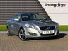 USED 2013 13 VOLVO C70 2.0 D4 SE LUX SOLSTICE 2d 175 BHP SATELITTE NAVIGATION - PREMIUM SOUND AUDIO SYSTEM - 18" MIDIR ALLOY WHEELS - XENON HEADLIGHTS - BLIND SPOT INFORMATION SYSTEM - REAR PARK ASSIST