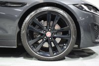 USED 2020 R JAGUAR XE 2.0 R-DYNAMIC SE 4d 177 BHP PAN ROOF / HEADS UP / FACELIFT