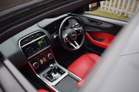 USED 2020 R JAGUAR XE 2.0 R-DYNAMIC SE 4d 177 BHP PAN ROOF / HEADS UP / FACELIFT