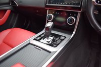 USED 2020 R JAGUAR XE 2.0 R-DYNAMIC SE 4d 177 BHP PAN ROOF / HEADS UP / FACELIFT