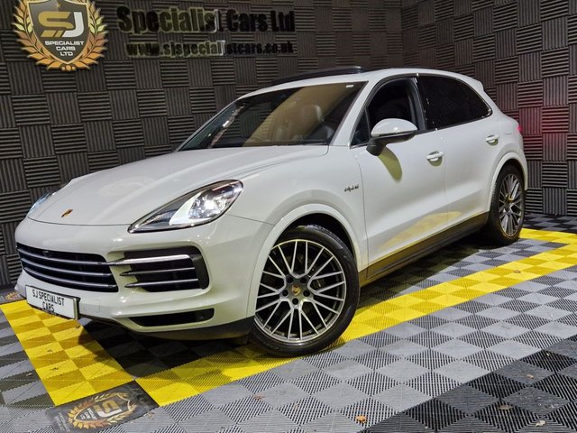 2021 71 Porsche Cayenne 3.0 V6 5d 456 BHP
