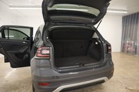 USED 2019 69 VOLKSWAGEN T-CROSS 1.0 SEL TSI 5d 114 BHP 1 OWNER LOW MILES GREAT SPECIFICATION LOW CAR TAX AND EMISSIONS