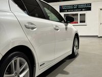 USED 2015 15 LEXUS CT 1.8 200H LUXURY 5d 134 BHP 