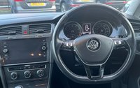 USED 2018 18 VOLKSWAGEN GOLF 1.4 SE NAVIGATION TSI BLUEMOTION TECHNOLOGY 5d 124 BHP FULL SERVICE HISTORY, 2 OWNERS FROM NEW, FRESH SERVICE + 12M MOT
