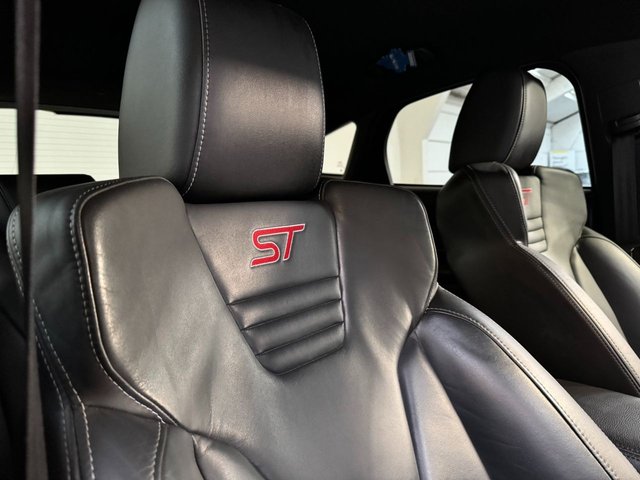 View our FORD FOCUS