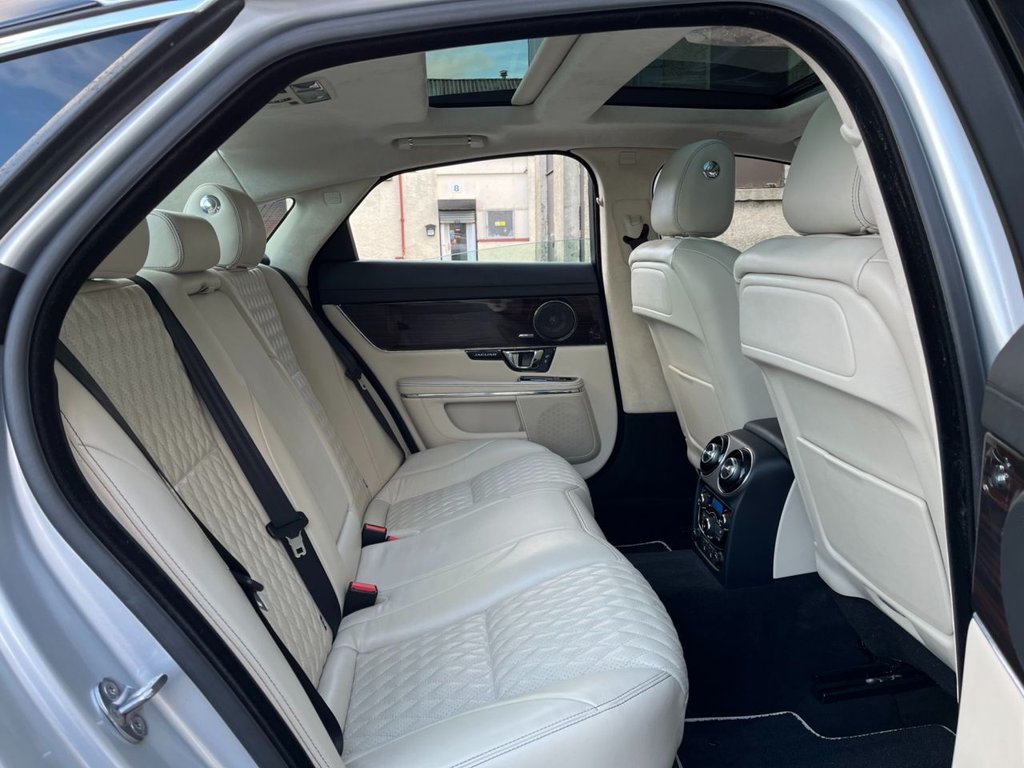 USED 2016 16 JAGUAR XJ 3.0 D V6 PORTFOLIO 4d 296 BHP 