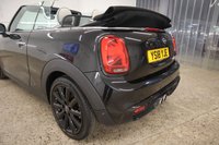 USED 2018 18 MINI CONVERTIBLE 2.0 COOPER S 2d 190 BHP WITH OVER &pound;8000 WORTH OF FACTORY EXTRAS FITTED, 1 PREVIOUS OWNER & ITS A CONVERTIBLE