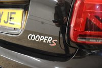 USED 2018 18 MINI CONVERTIBLE 2.0 COOPER S 2d 190 BHP WITH OVER &pound;8000 WORTH OF FACTORY EXTRAS FITTED, 1 PREVIOUS OWNER & ITS A CONVERTIBLE