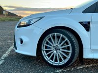 USED 2010 10 FORD FOCUS 2.5 RS 3d 300 BHP 