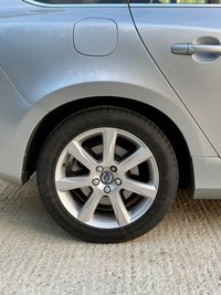 USED 2016 66 VOLVO V60 2.0 D4 SE LUX NAV 5d 188 BHP 