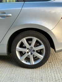 USED 2016 66 VOLVO V60 2.0 D4 SE LUX NAV 5d 188 BHP 