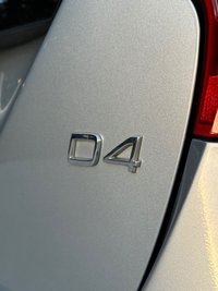 USED 2016 66 VOLVO V60 2.0 D4 SE LUX NAV 5d 188 BHP 