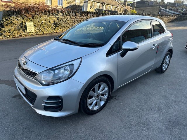 2016 KIA, RIO - Photo 4