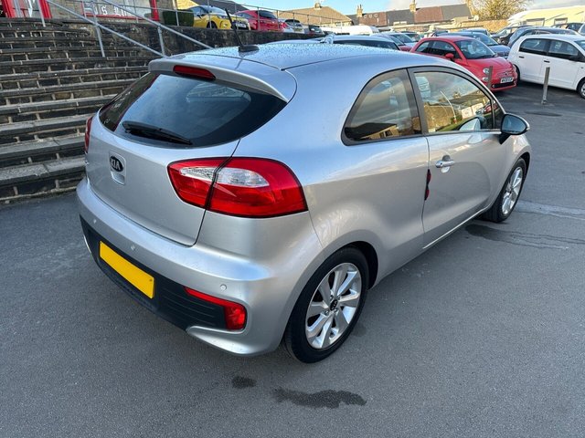 2016 KIA, RIO - Photo 8