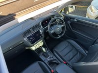 USED 2019 19 VOLKSWAGEN TIGUAN 2.0 SEL TSI 4MOTION DSG 5d 188 BHP APPLE CARPLAY - ANDROID AUTO - DAB RADIO - SATELITTE NAVIGATION - REAR PARKING CAMERA - KEYLESS ENTRY - LEATHER SEATS - POWER TAILGATE