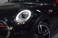 USED 2017 67 MINI HATCH JOHN COOPER WORKS 2.0 JOHN COOPER WORKS 3d 228 BHP HEADS UP / H&K / CHILLI PACK