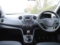 USED 2017 17 HYUNDAI I10 1.0 SE 5d 65 BHP www.suffolkcarcentre.co.uk - Located at Ilketshall