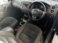USED 2013 13 VOLKSWAGEN TIGUAN 2.0 SE TDI BLUEMOTION TECHNOLOGY 4MOTION 5d 138 BHP DAB RADIO - USB INTERFACE - FRONT AND REAR PARK ASSIST - BLUETOOTH HANDSFREE - DUAL ZONE CLIMATE CONTROL