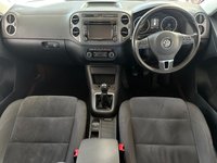 USED 2013 13 VOLKSWAGEN TIGUAN 2.0 SE TDI BLUEMOTION TECHNOLOGY 4MOTION 5d 138 BHP DAB RADIO - USB INTERFACE - FRONT AND REAR PARK ASSIST - BLUETOOTH HANDSFREE - DUAL ZONE CLIMATE CONTROL