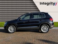 USED 2013 13 VOLKSWAGEN TIGUAN 2.0 SE TDI BLUEMOTION TECHNOLOGY 4MOTION 5d 138 BHP DAB RADIO - USB INTERFACE - FRONT AND REAR PARK ASSIST - BLUETOOTH HANDSFREE - DUAL ZONE CLIMATE CONTROL
