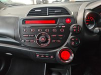 USED 2011 61 HONDA JAZZ 1.3 I-VTEC ES 5d 98 BHP Only 22,000 Miles