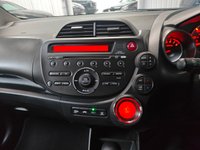 USED 2011 61 HONDA JAZZ 1.3 I-VTEC ES 5d 98 BHP Only 22,000 Miles