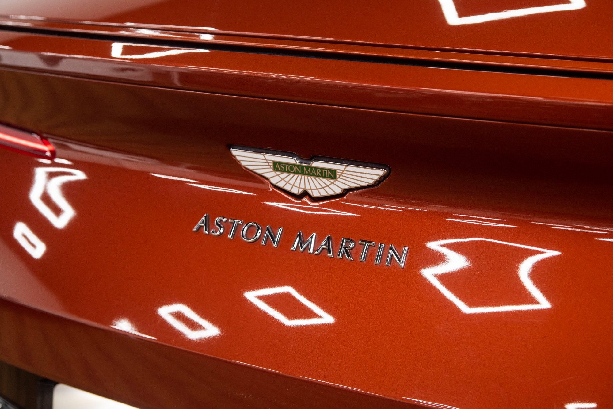 USED 2016 66 ASTON MARTIN DB11 5.2 V12 