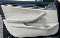 USED 2017 17 BMW 5 SERIES 2.0 520D SE TOURING 5d 188 BHP PROFESSIONAL NAVIGATION  - BLUETOOTH HANDSFREE - DAB RADIO - POWER TAILGATE - FRONT AND REAR SENSOR - HEATED FRONT SEATS - FINELINE WOOD TRIM