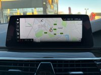 USED 2017 17 BMW 5 SERIES 2.0 520D SE TOURING 5d 188 BHP PROFESSIONAL NAVIGATION  - BLUETOOTH HANDSFREE - DAB RADIO - POWER TAILGATE - FRONT AND REAR SENSOR - HEATED FRONT SEATS - FINELINE WOOD TRIM