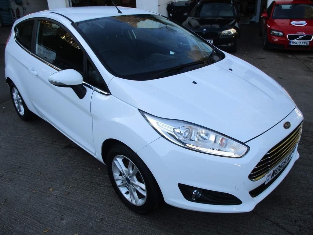 USED 2016 65 FORD FIESTA 1.2 ZETEC 3d 81 BHP FULL SERVICE HISTORY