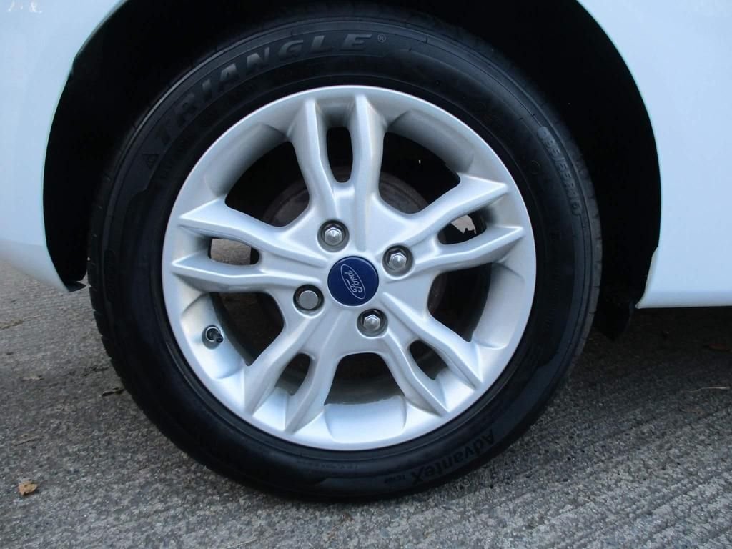 USED 2016 65 FORD FIESTA 1.2 ZETEC 3d 81 BHP FULL SERVICE HISTORY