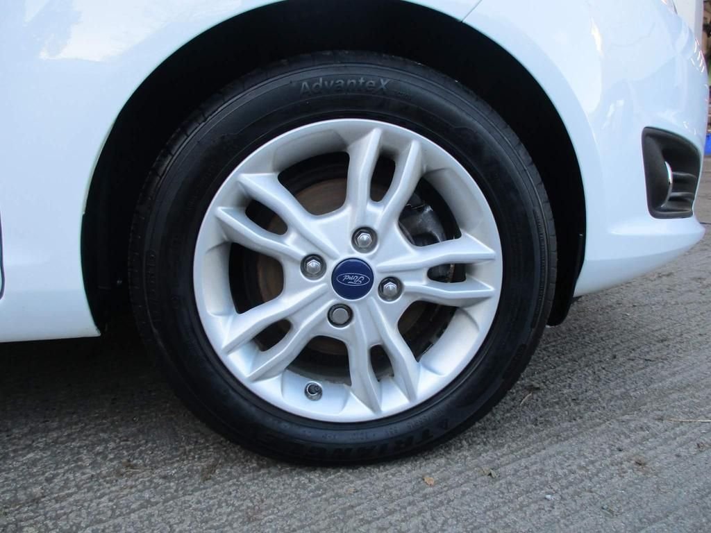 USED 2016 65 FORD FIESTA 1.2 ZETEC 3d 81 BHP FULL SERVICE HISTORY