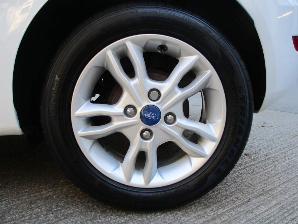 USED 2016 65 FORD FIESTA 1.2 ZETEC 3d 81 BHP FULL SERVICE HISTORY
