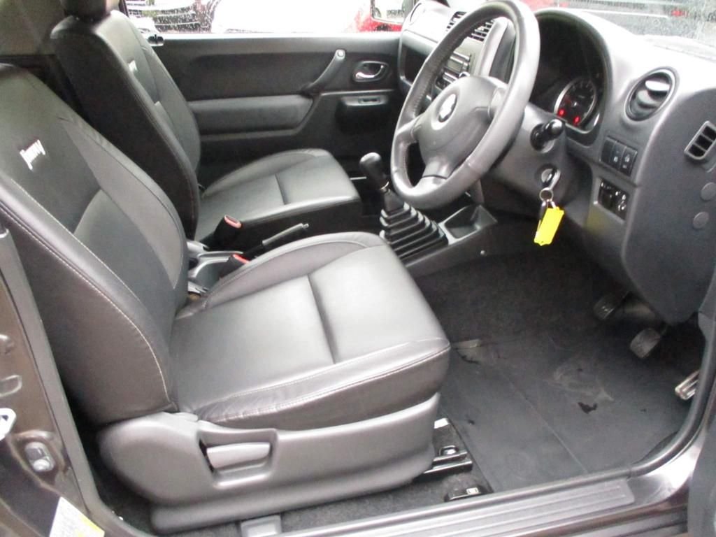 USED 2010 60 SUZUKI JIMNY 1.3 SZ4 3d 85 BHP 62000 MILES FULL SERV HISTORY